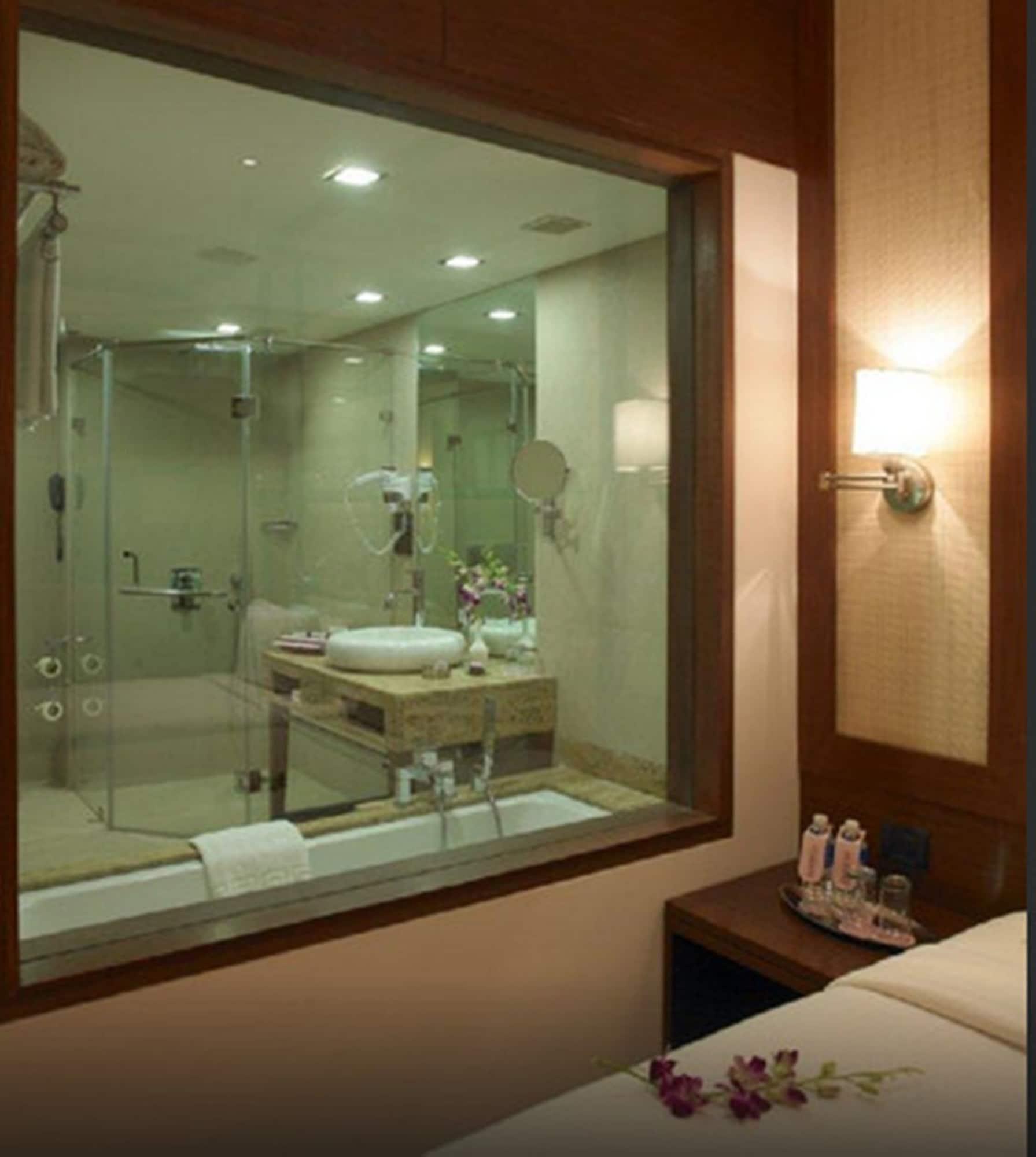 Royal Orchid Resort & Convention Centre, Yelahanka Bangalore Room photo