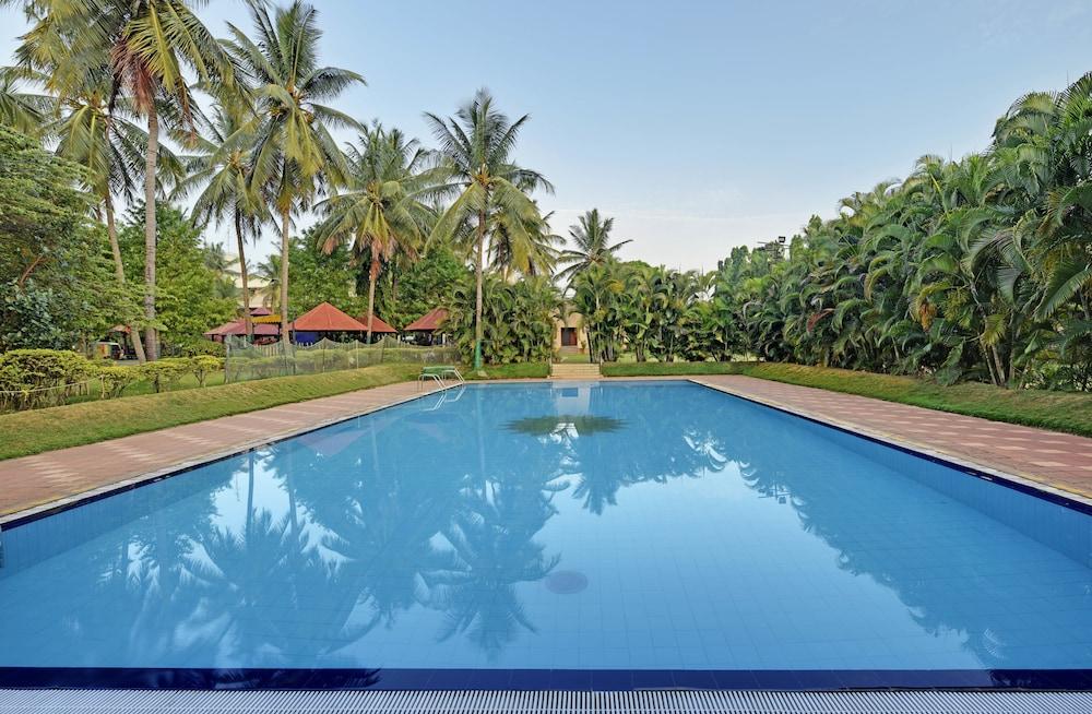 Royal Orchid Resort & Convention Centre, Yelahanka Bangalore Exterior photo