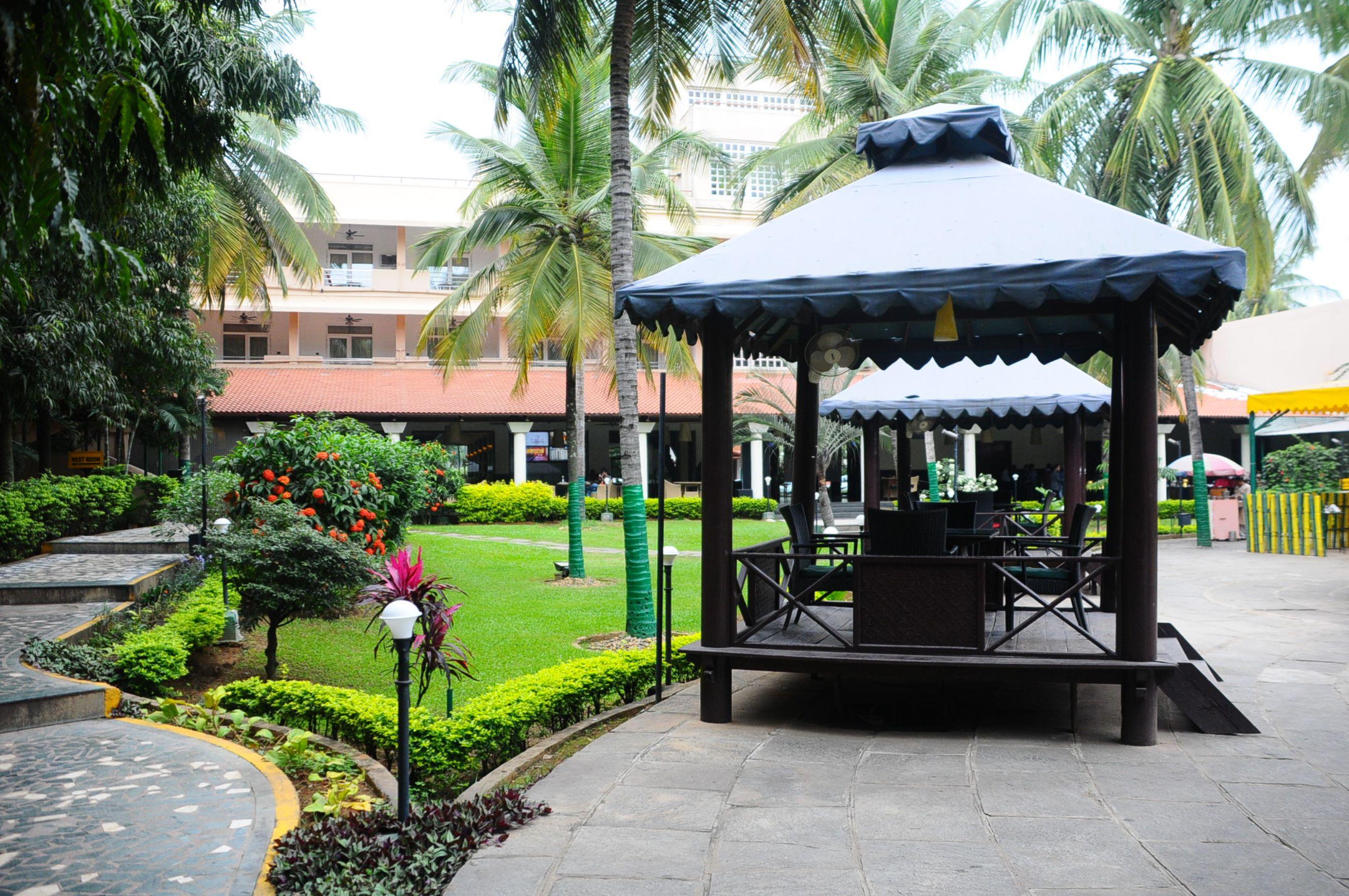 Royal Orchid Resort & Convention Centre, Yelahanka Bangalore Exterior photo