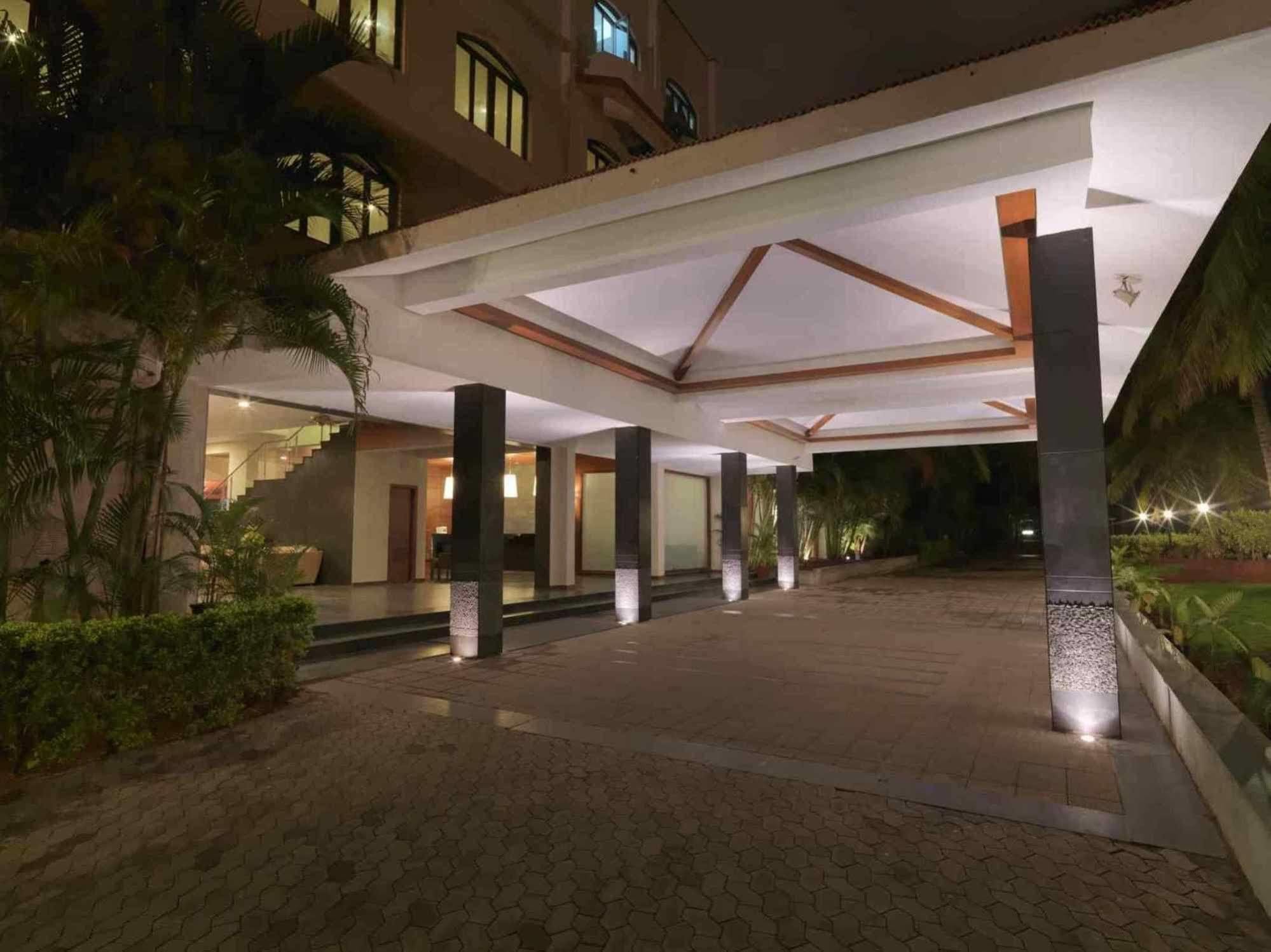 Royal Orchid Resort & Convention Centre, Yelahanka Bangalore Exterior photo